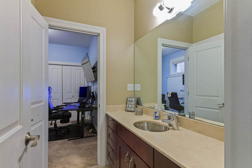 1223 N Greenview Avenue Unit: 1S