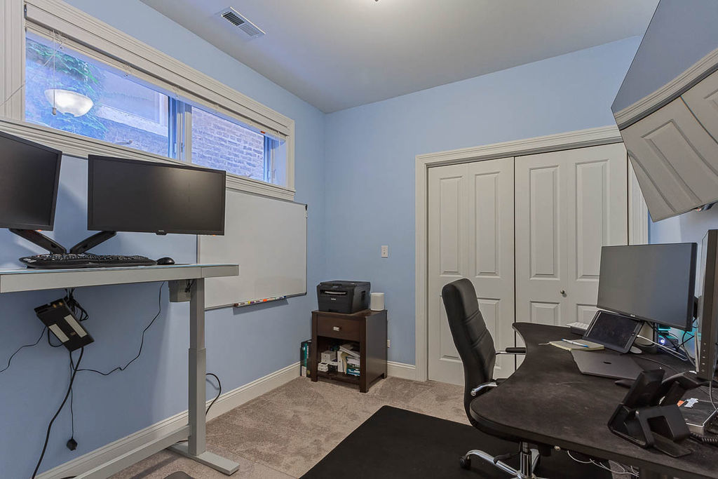 1223 N Greenview Avenue Unit: 1S