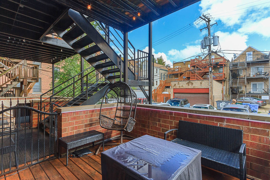1223 N Greenview Avenue Unit: 1S