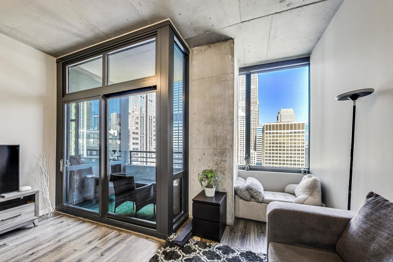 235 W Van Buren Street Unit: 2822