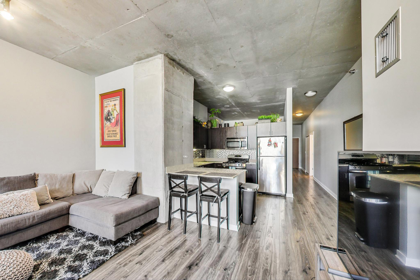235 W Van Buren Street Unit: 2822