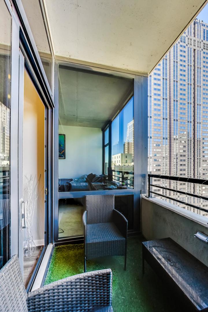 235 W Van Buren Street Unit: 2822