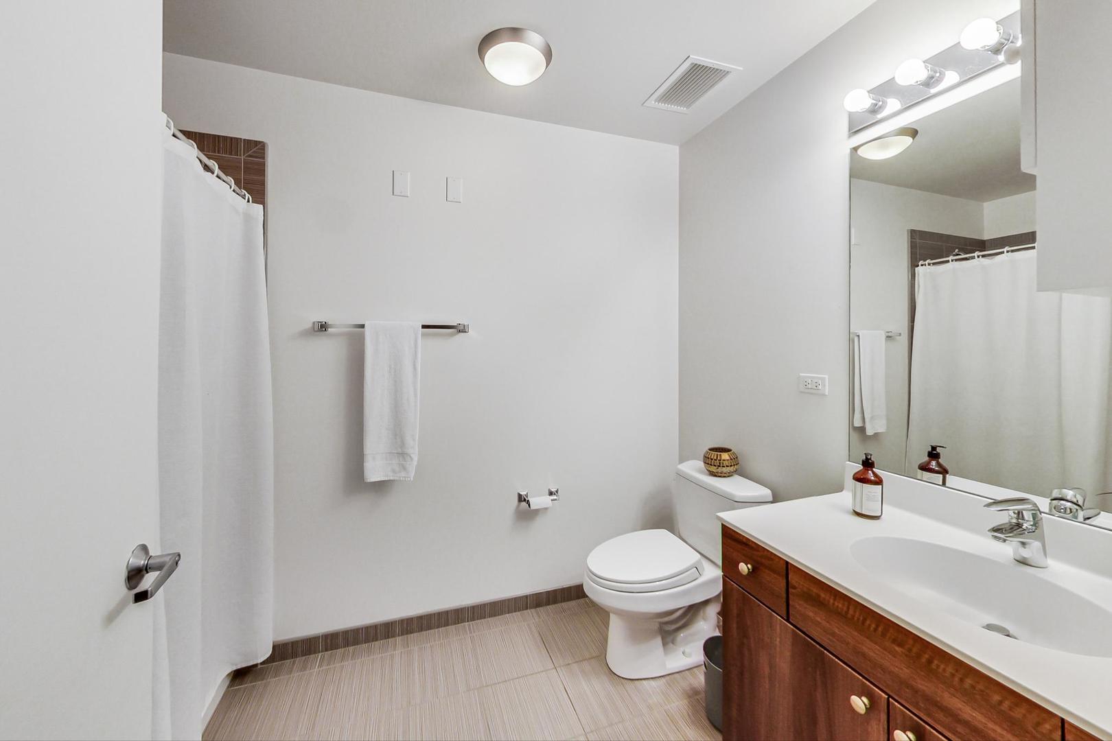 235 W Van Buren Street Unit: 2822