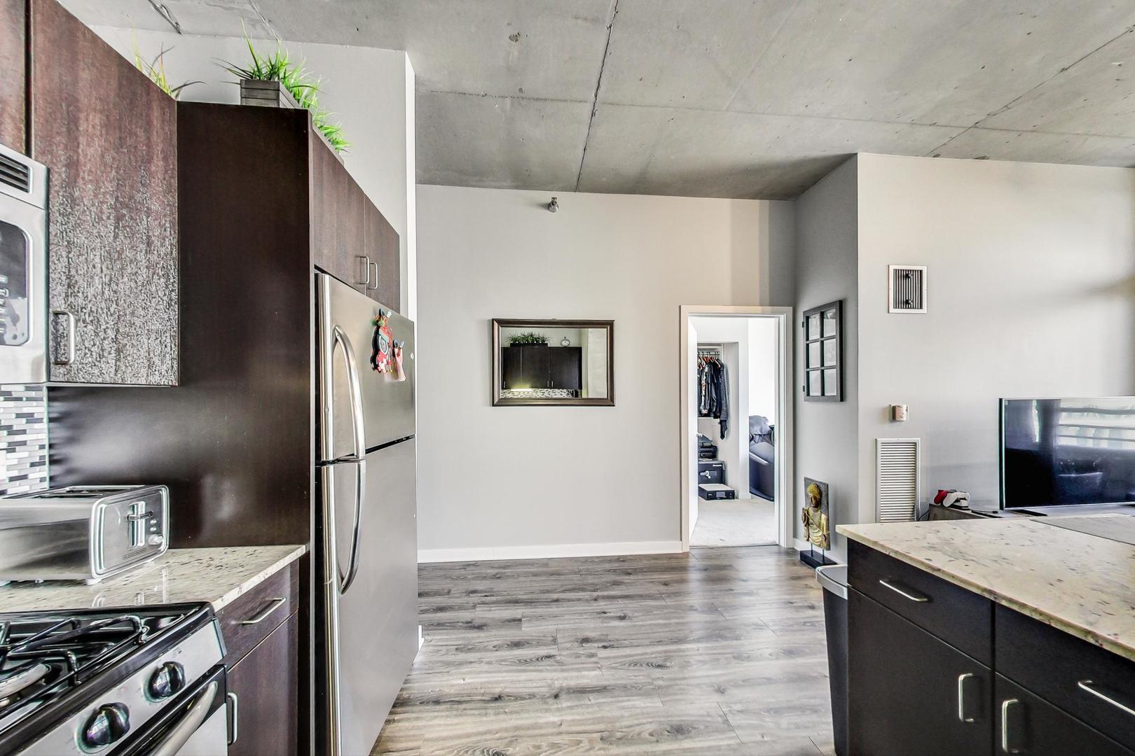 235 W Van Buren Street Unit: 2822