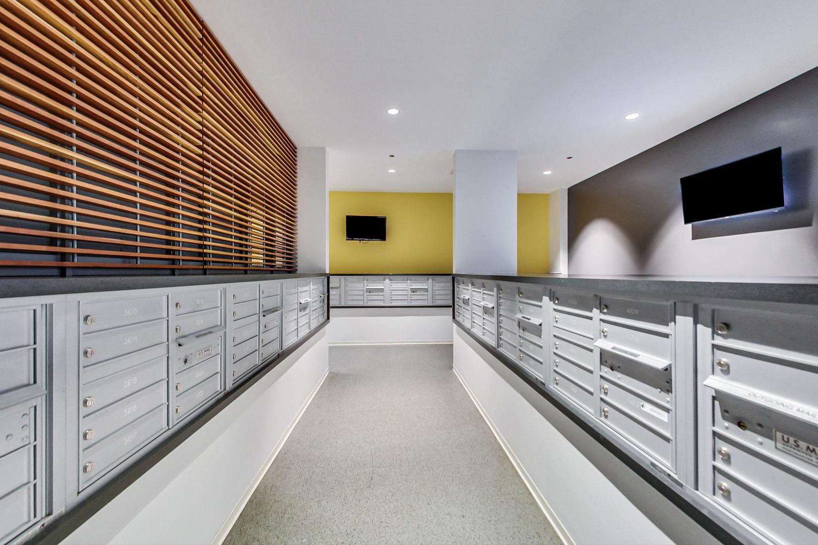 235 W Van Buren Street Unit: 2822