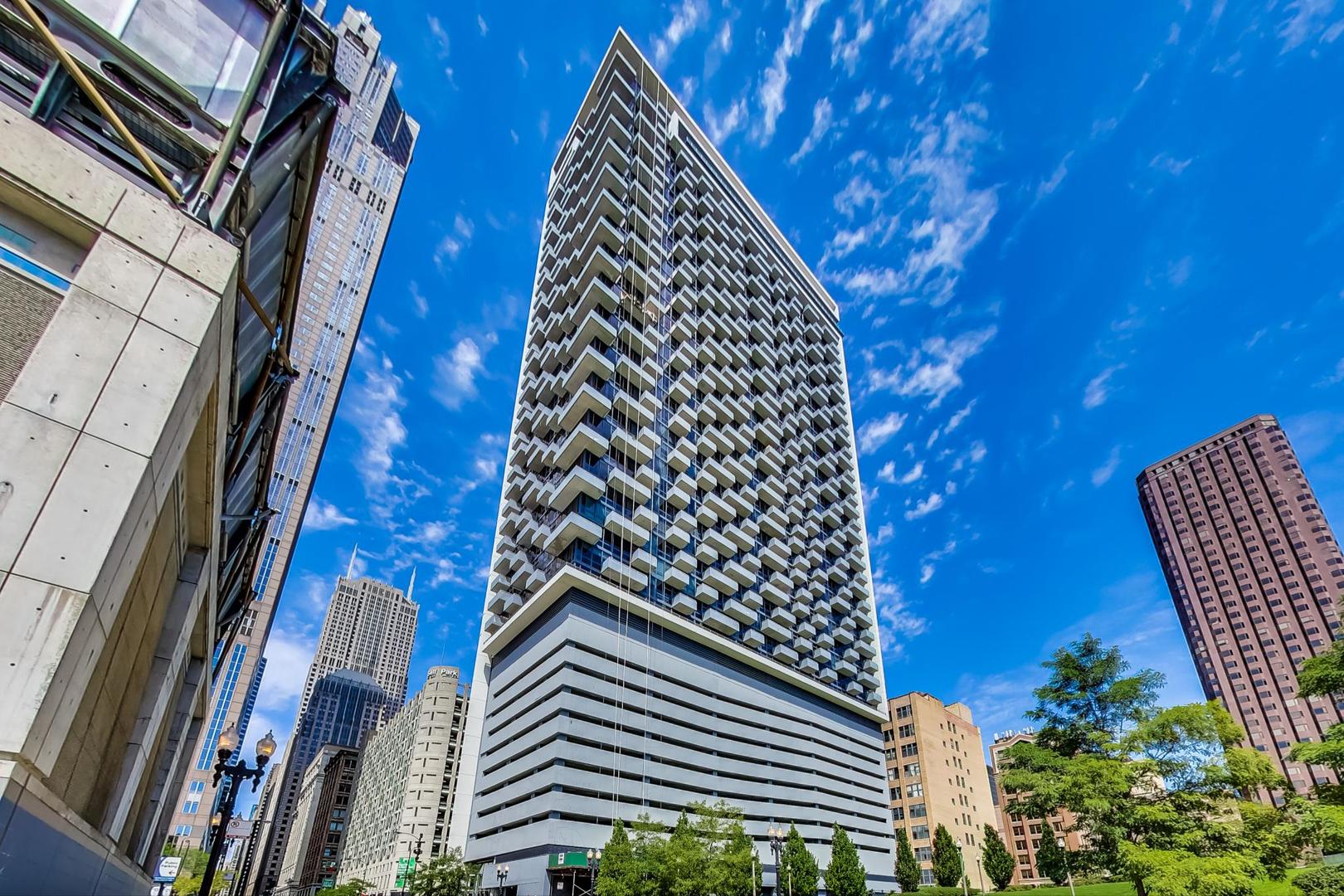 235 W Van Buren Street Unit: 2822