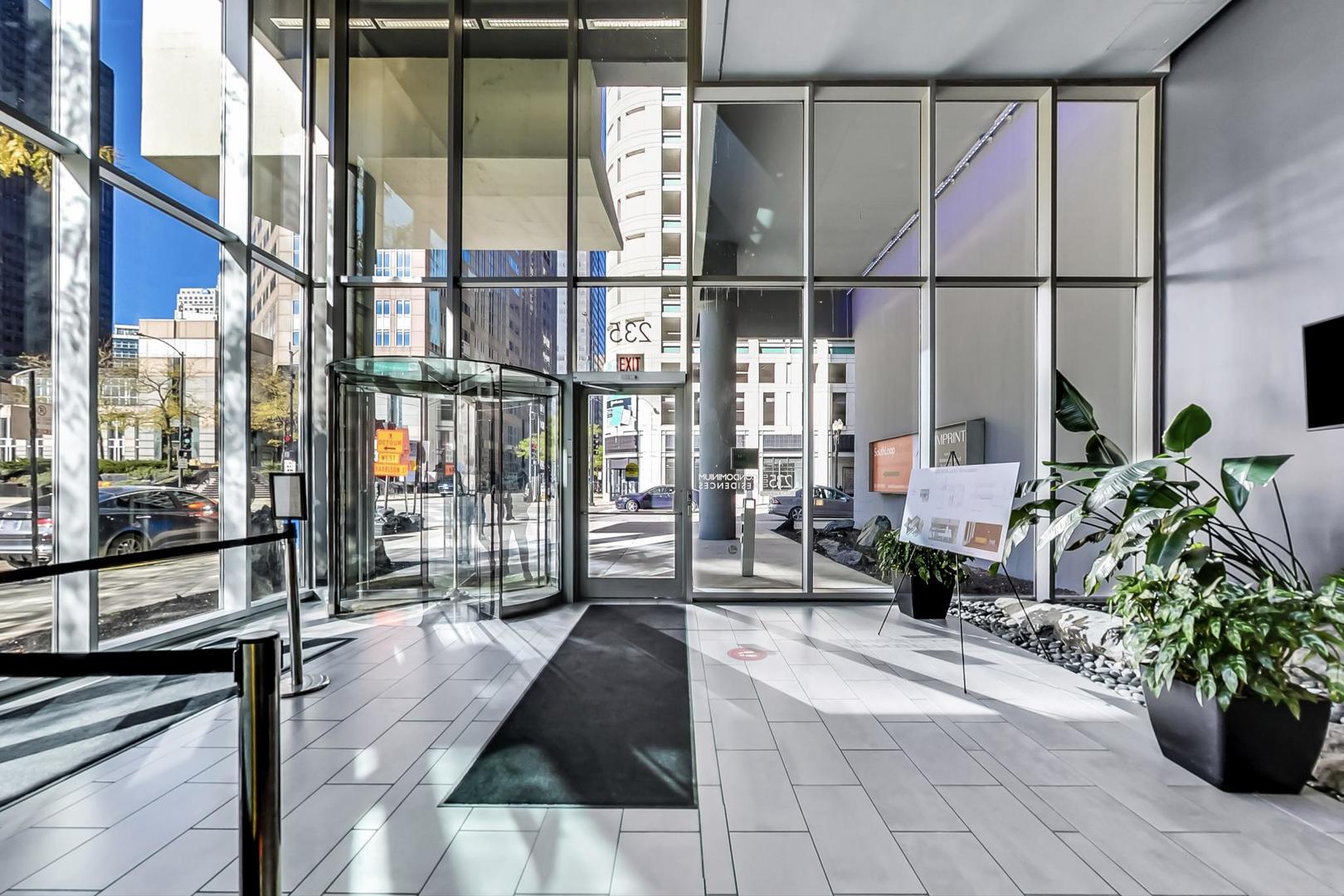 235 W Van Buren Street Unit: 2822