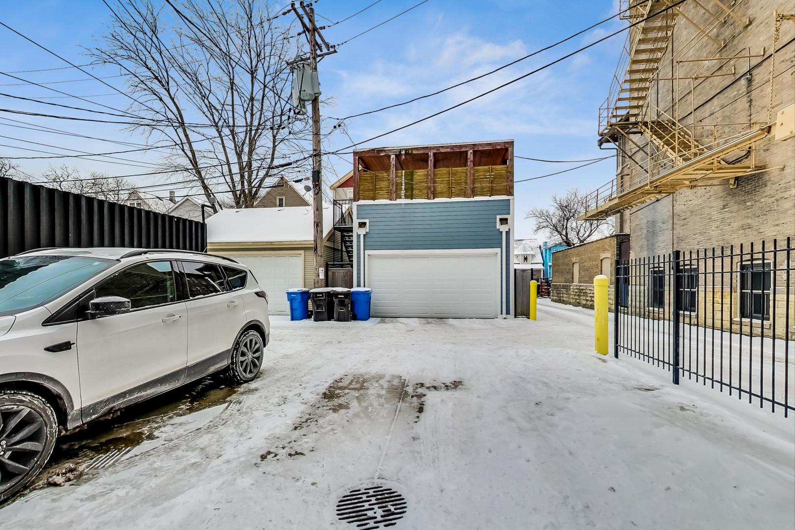1831 W BELMONT Avenue Unit: 4
