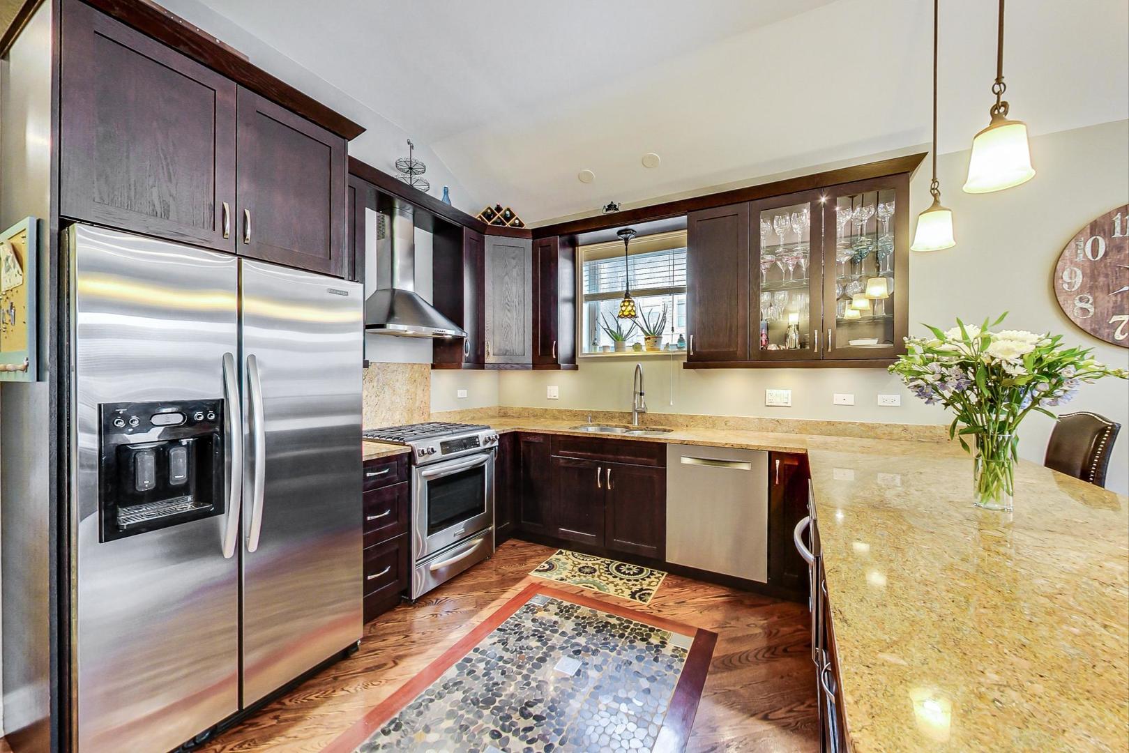 1831 W BELMONT Avenue Unit: 4