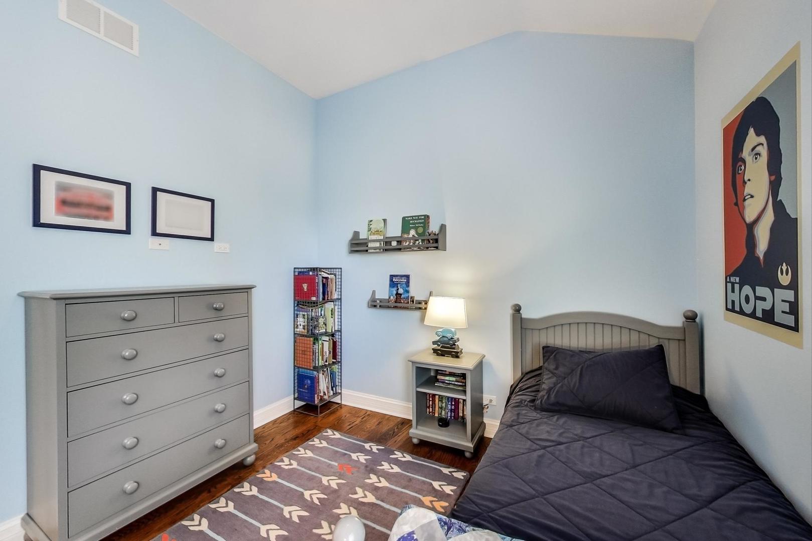 1831 W BELMONT Avenue Unit: 4