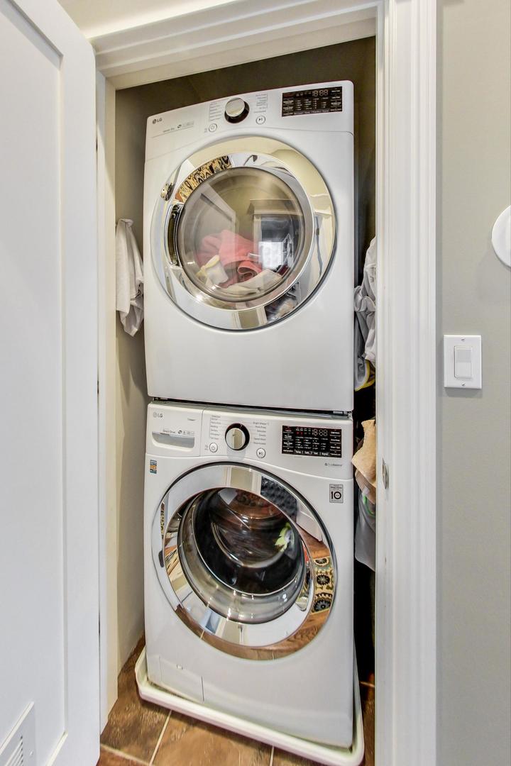 1831 W BELMONT Avenue Unit: 4