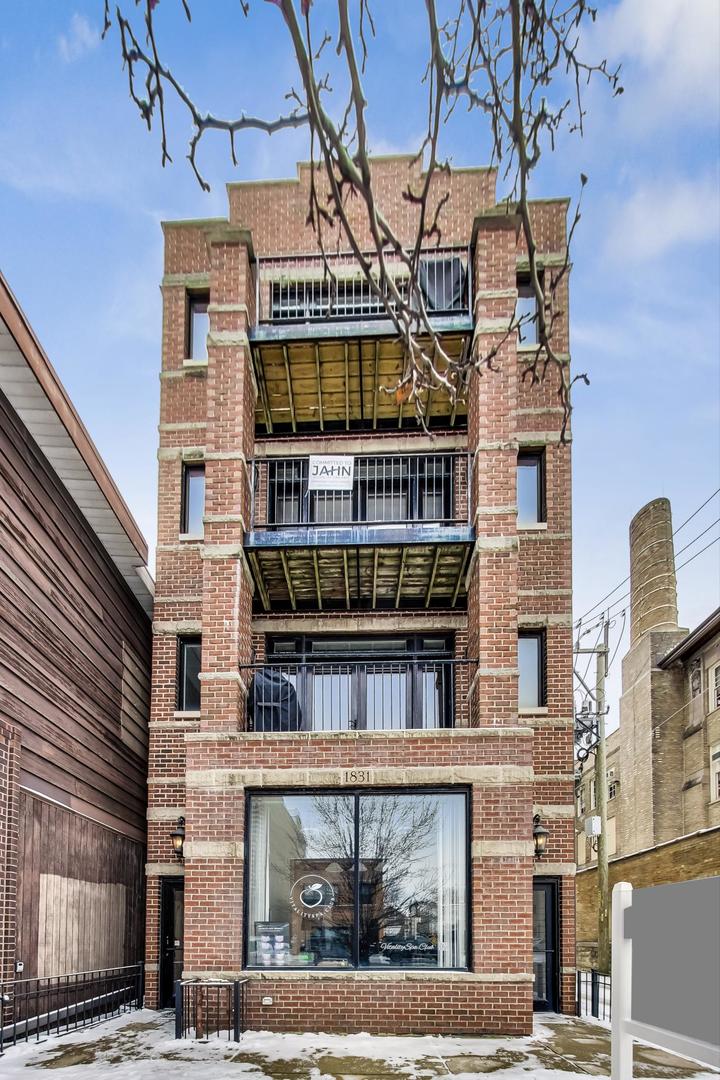 1831 W BELMONT Avenue Unit: 4