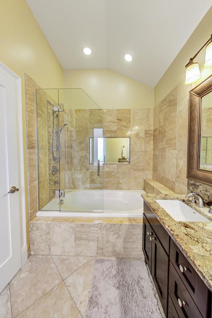 1831 W BELMONT Avenue Unit: 4