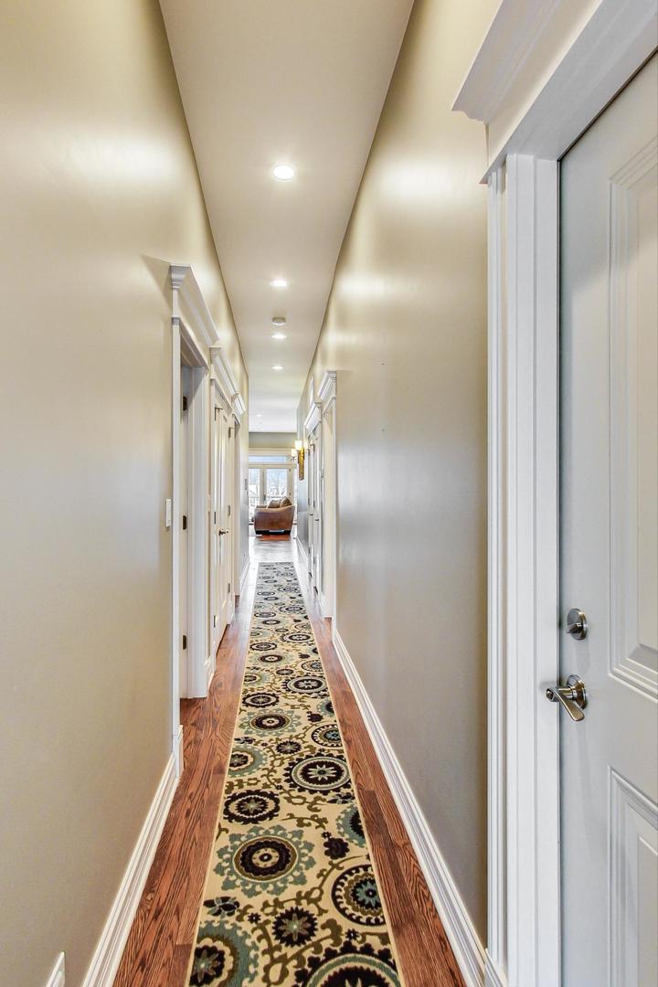 1831 W BELMONT Avenue Unit: 4