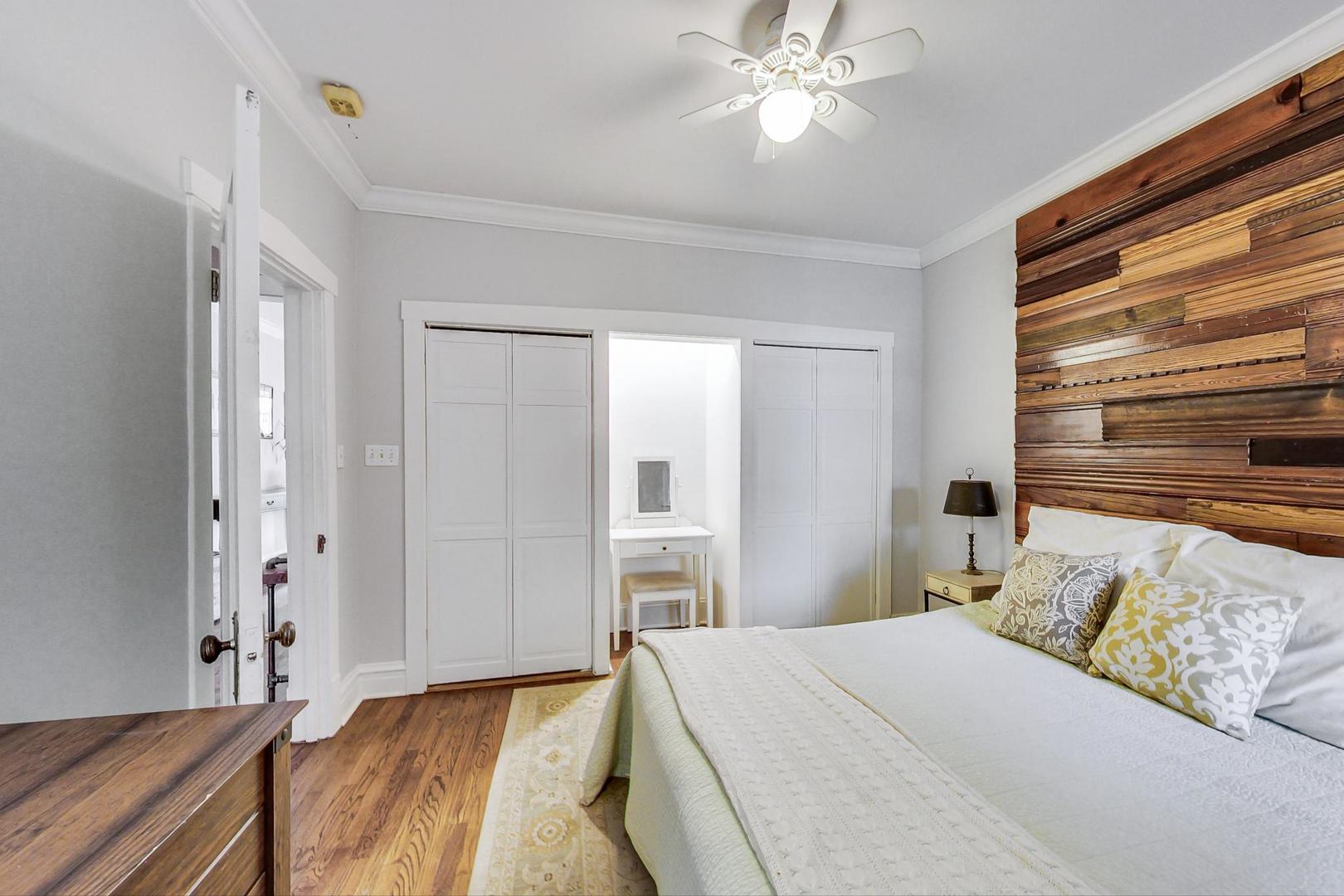 3536 N Bosworth Avenue Unit: 2S