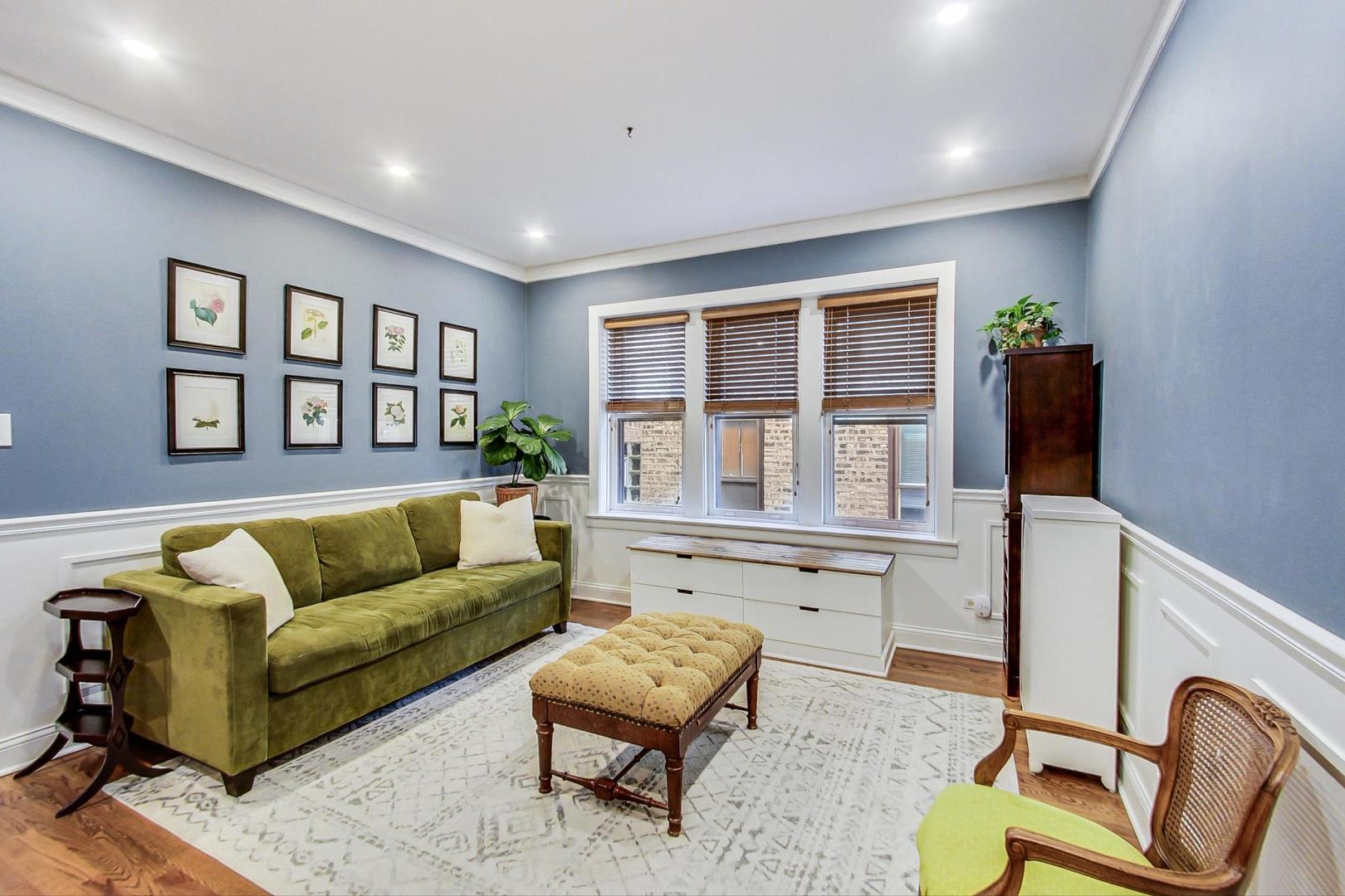 3536 N Bosworth Avenue Unit: 2S