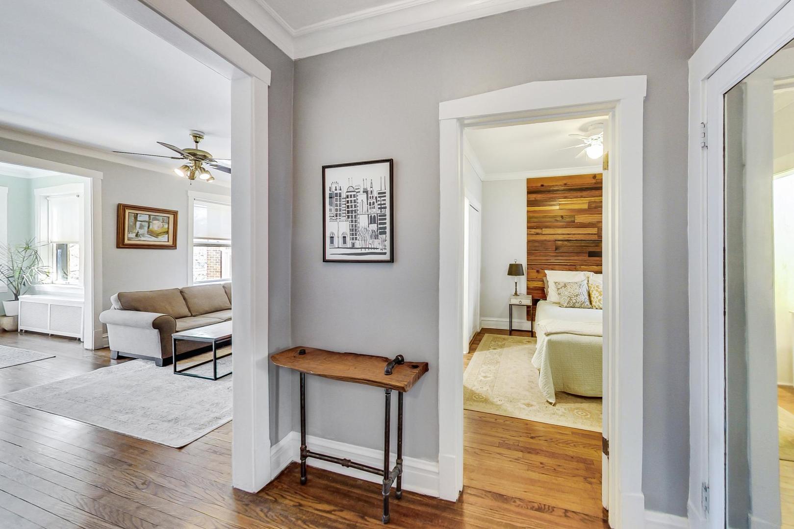 3536 N Bosworth Avenue Unit: 2S