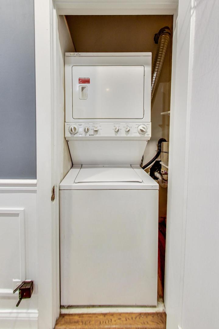3536 N Bosworth Avenue Unit: 2S