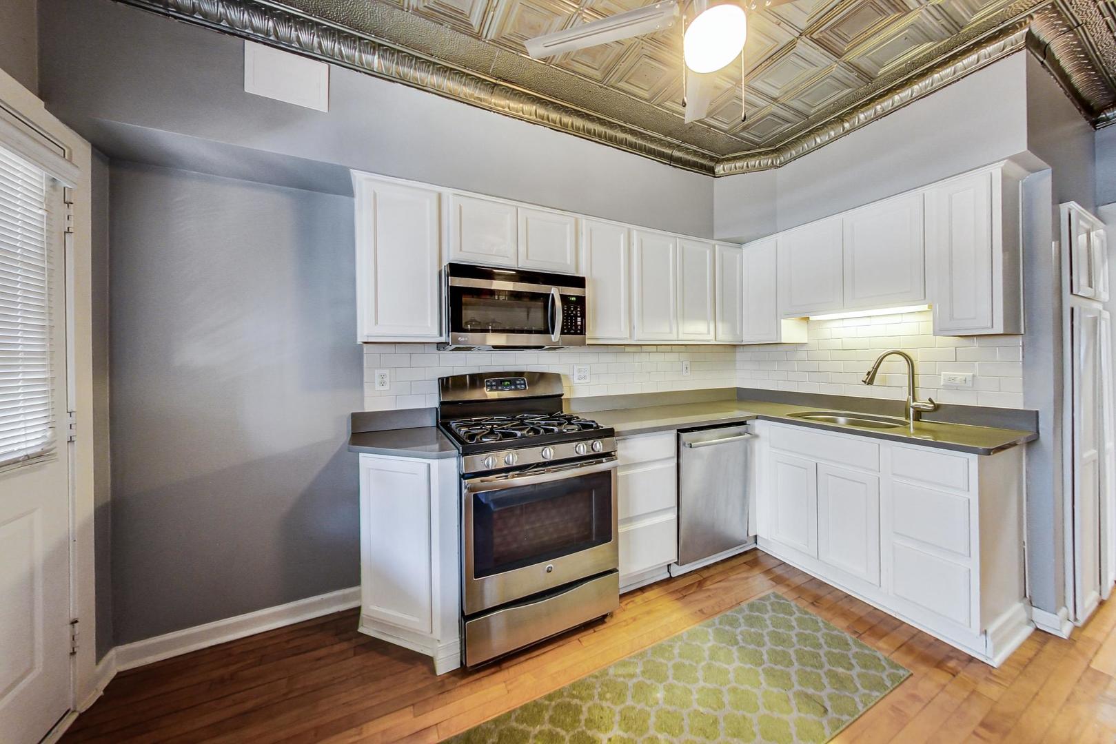 3536 N Bosworth Avenue Unit: 2S