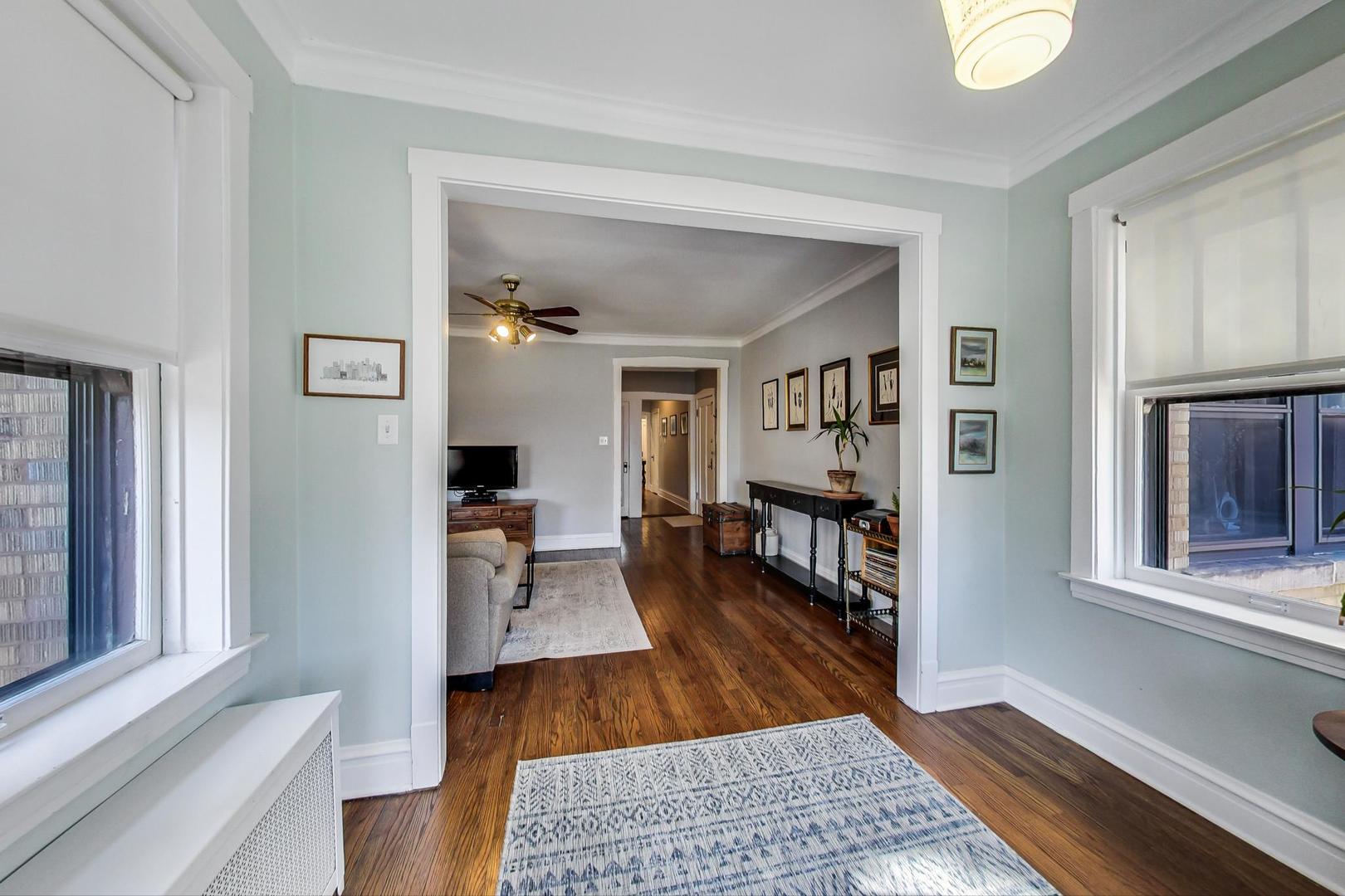 3536 N Bosworth Avenue Unit: 2S