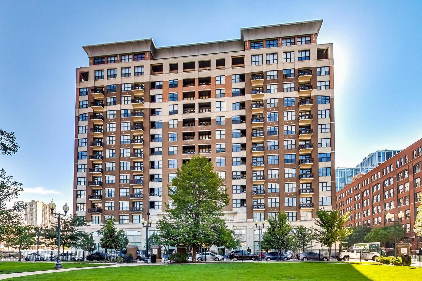 849 N Franklin Street Unit: 422
