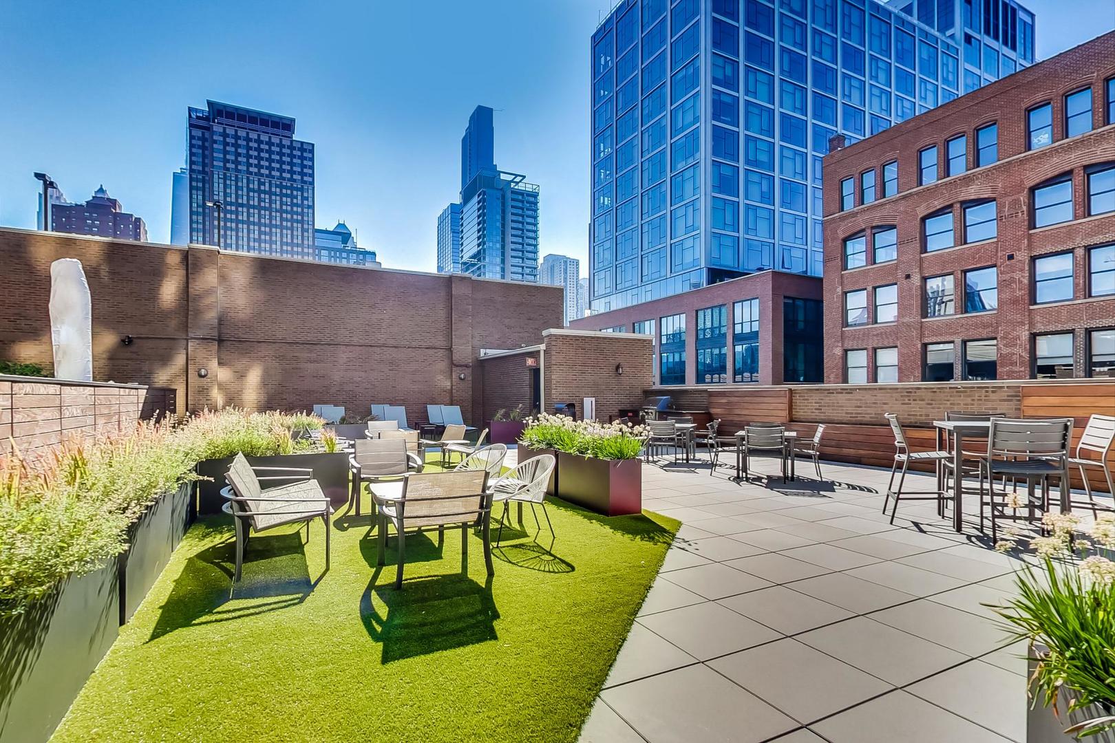 849 N Franklin Street Unit: 422