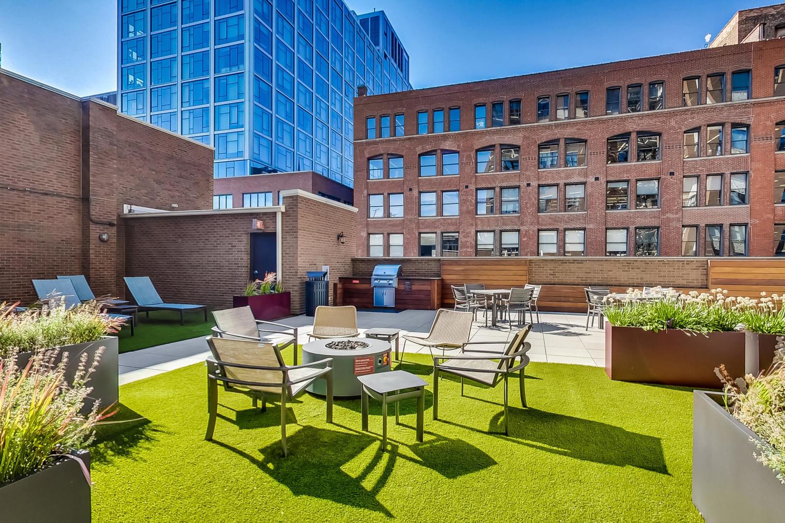 849 N Franklin Street Unit: 422