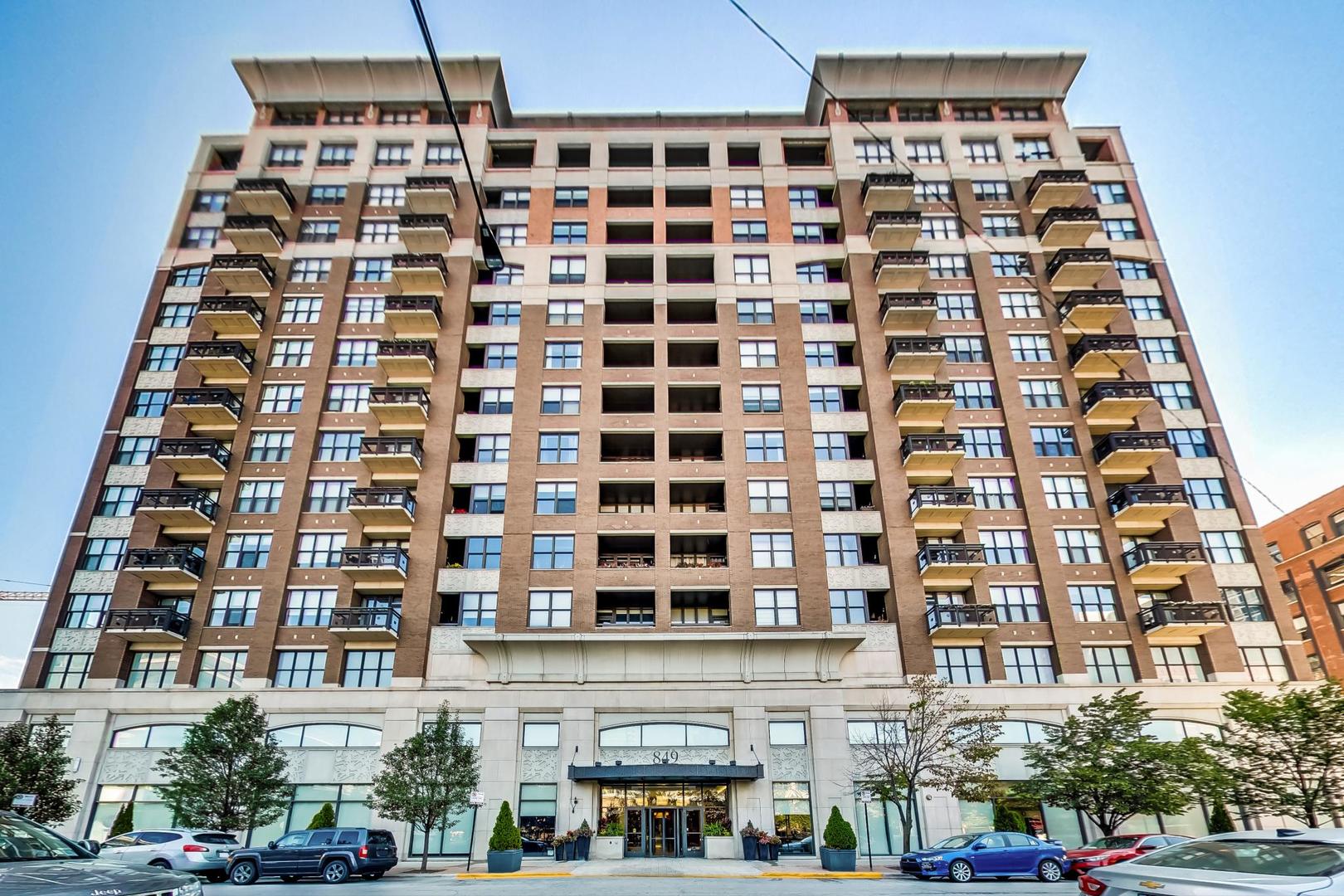 849 N Franklin Street Unit: 422
