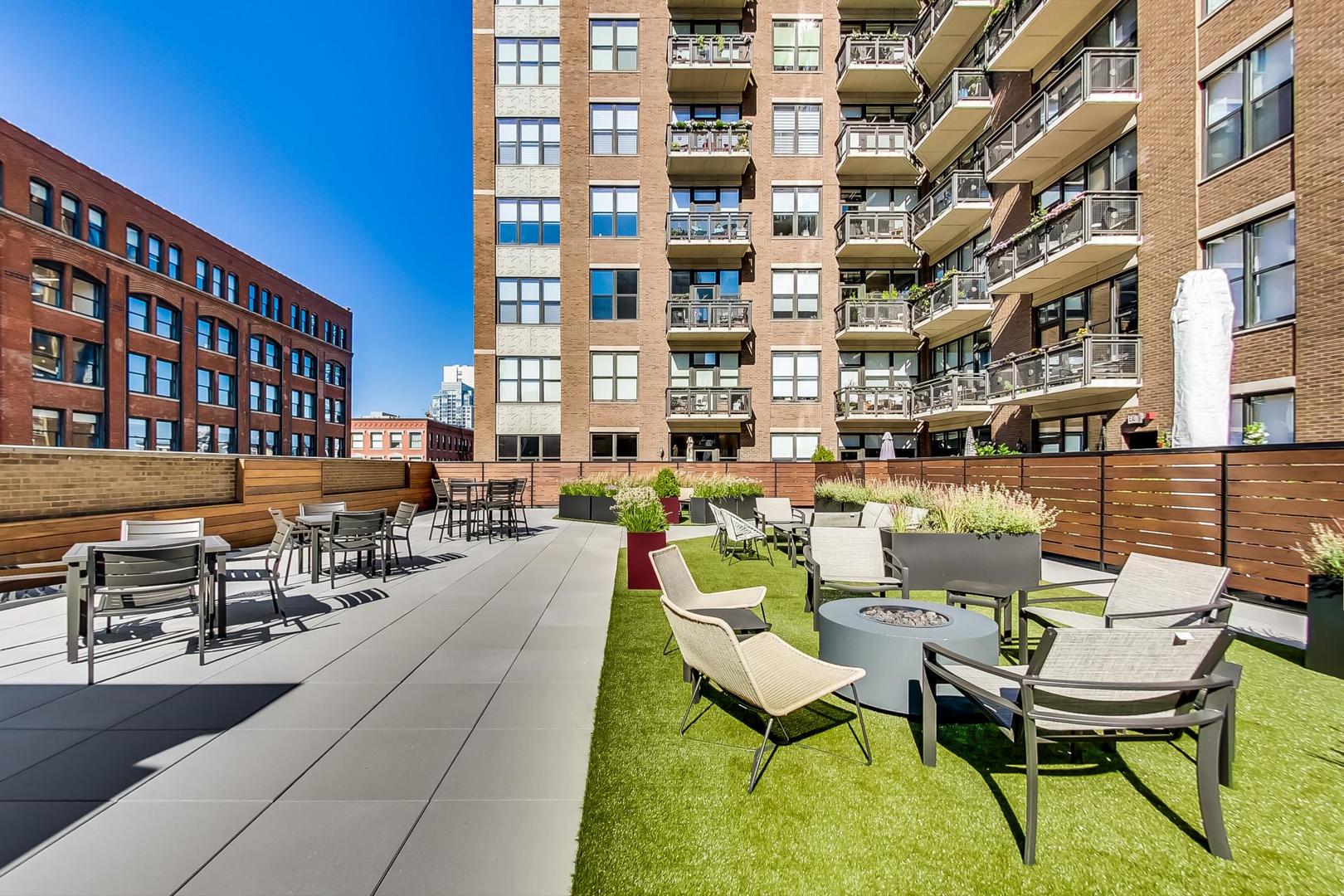 849 N Franklin Street Unit: 422