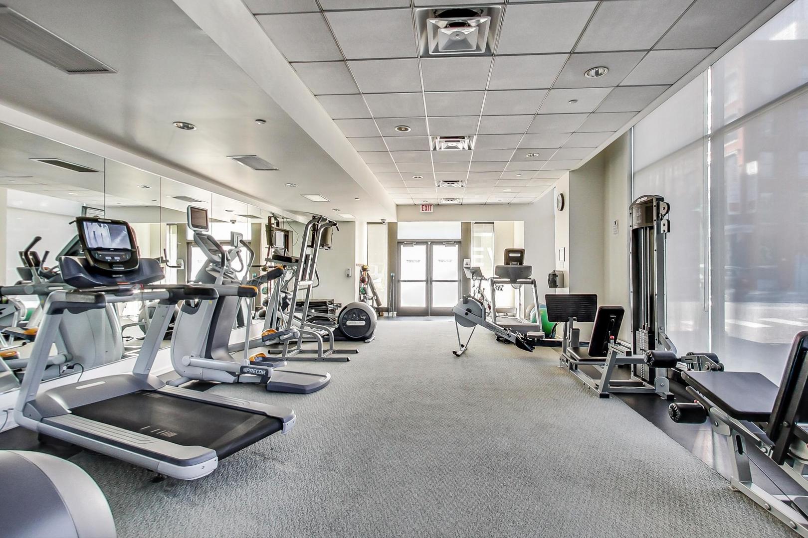 849 N Franklin Street Unit: 422