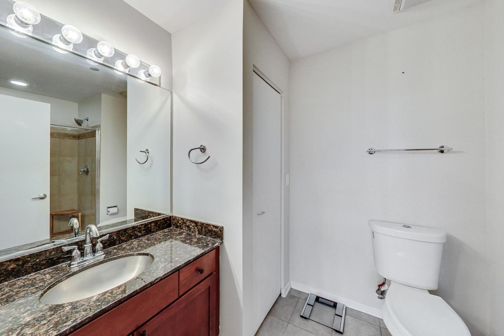 849 N Franklin Street Unit: 422