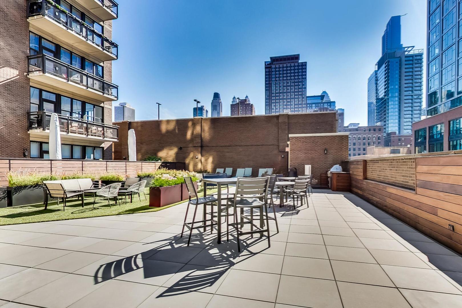 849 N Franklin Street Unit: 422