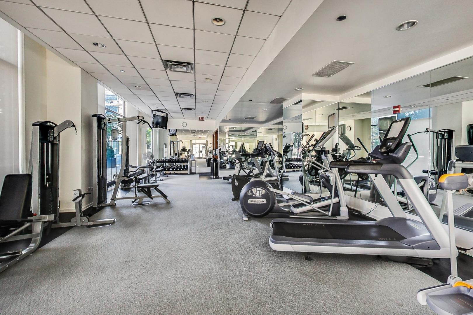 849 N Franklin Street Unit: 422