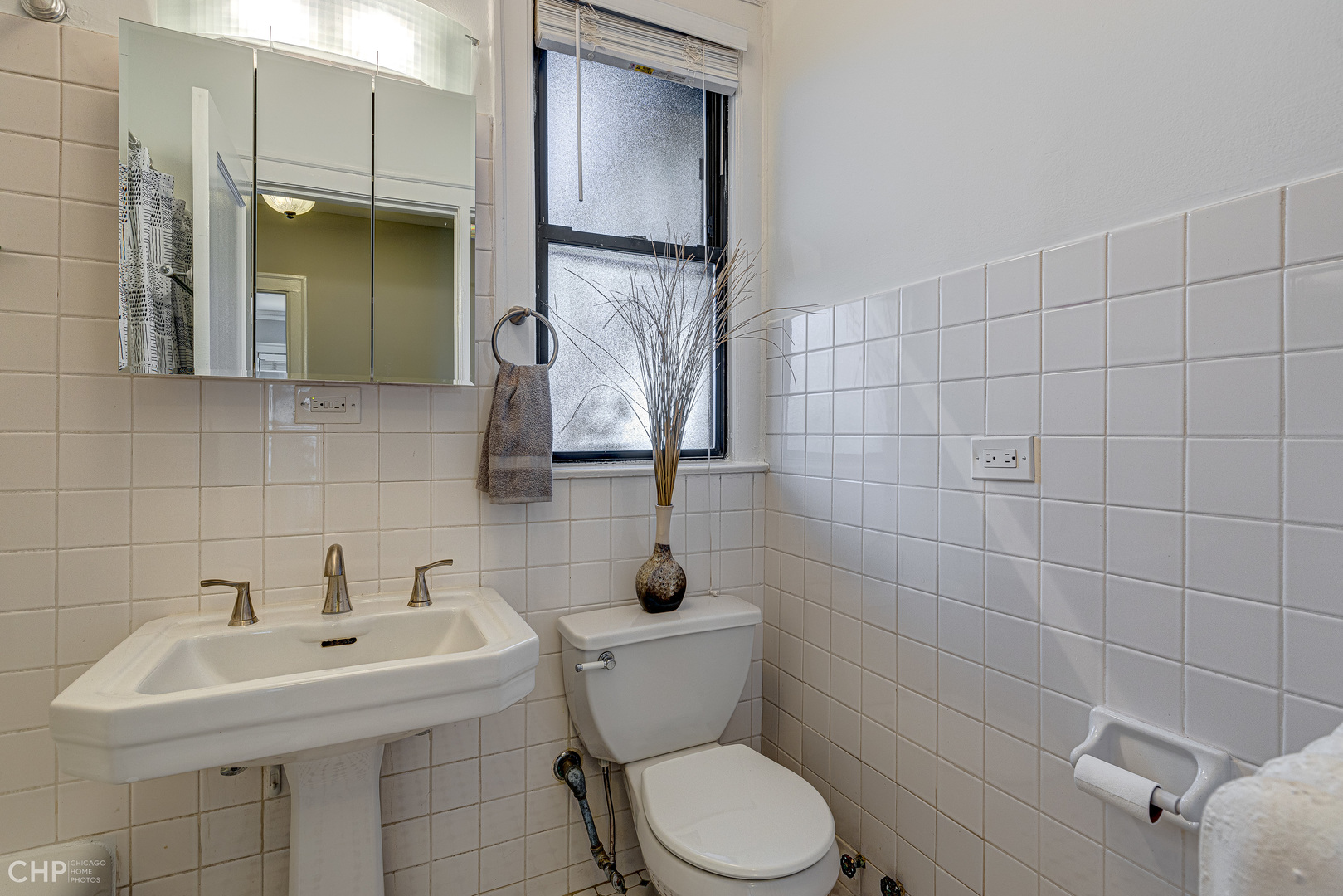 7649 N EASTLAKE Terrace Unit: 1B