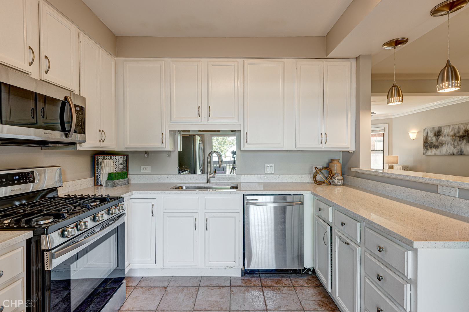 7649 N EASTLAKE Terrace Unit: 1B