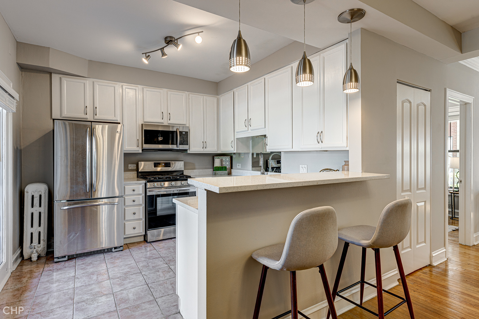 7649 N EASTLAKE Terrace Unit: 1B
