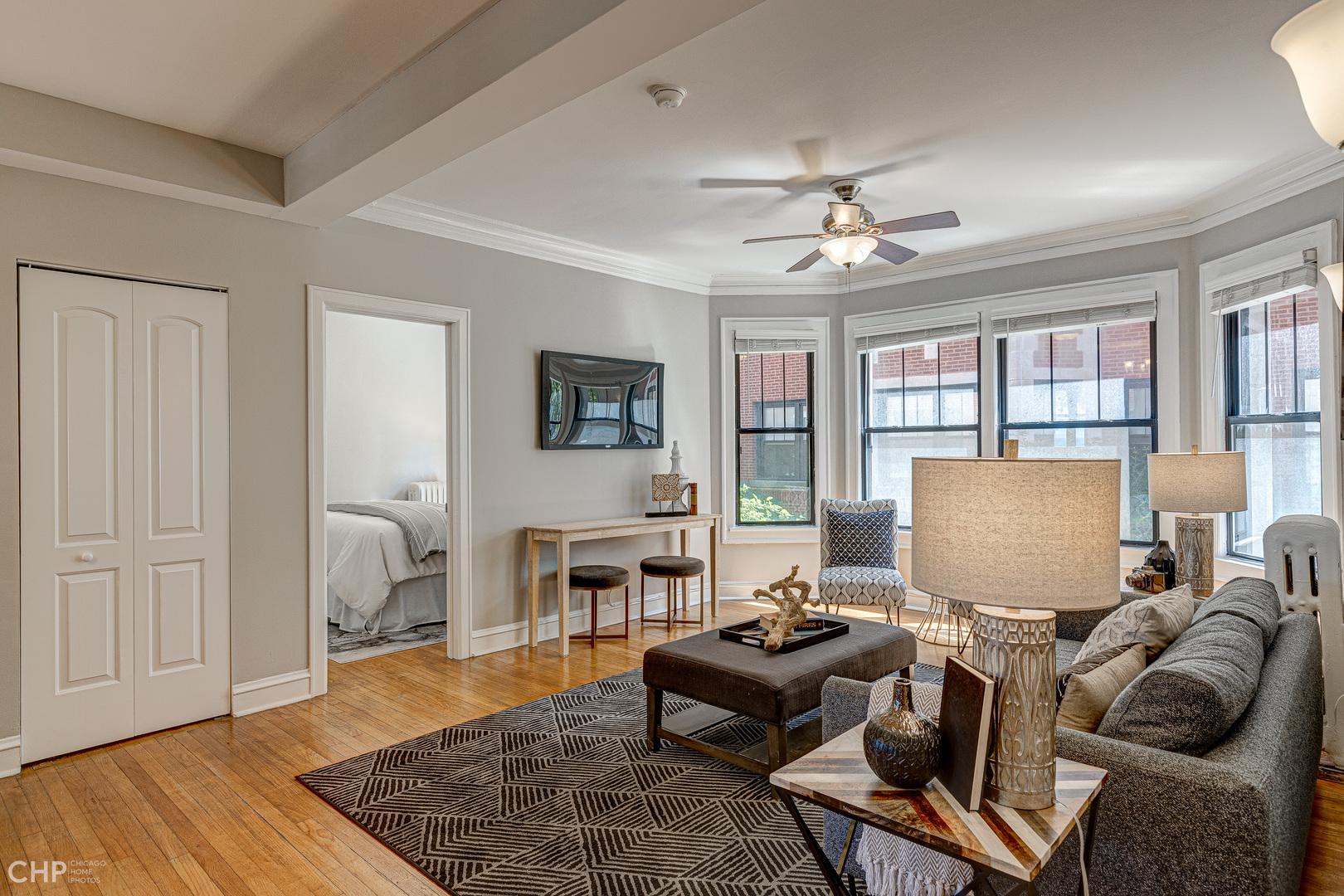 7649 N EASTLAKE Terrace Unit: 1B