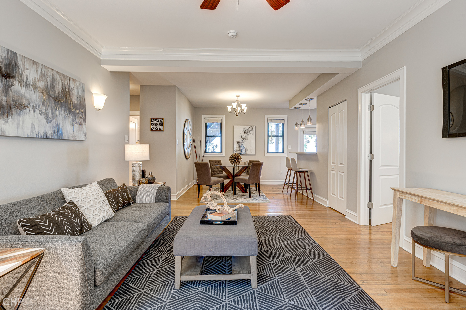 7649 N EASTLAKE Terrace Unit: 1B