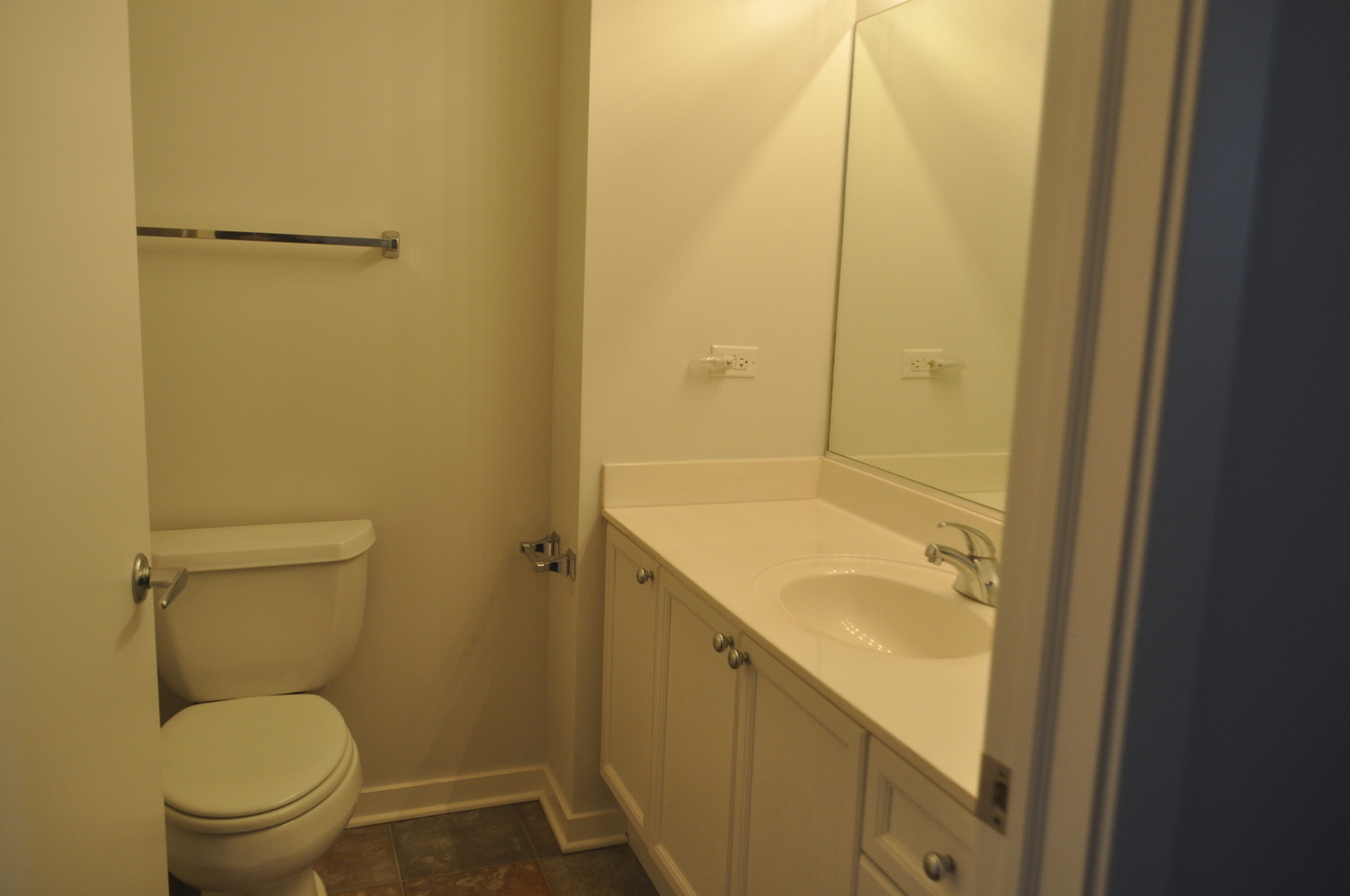 330 W GRAND Avenue Unit: 1004