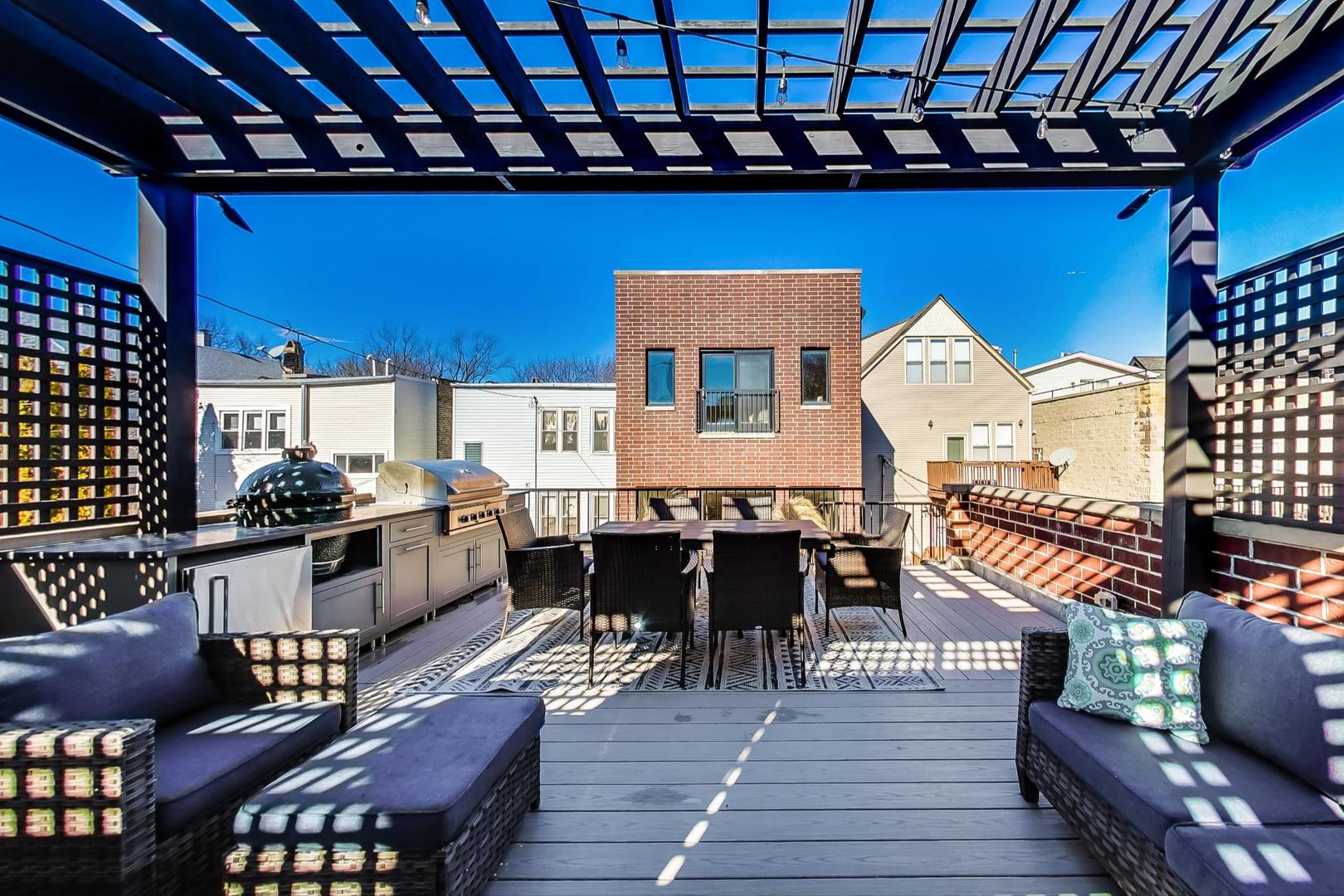 2131 W School Street