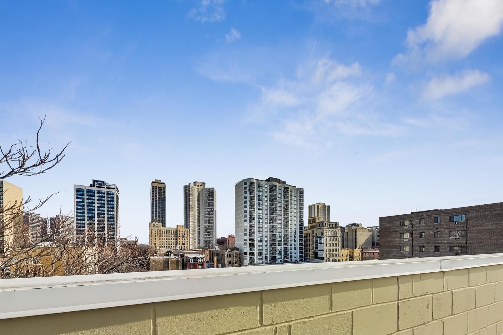 626 W WRIGHTWOOD Avenue Unit: 2W