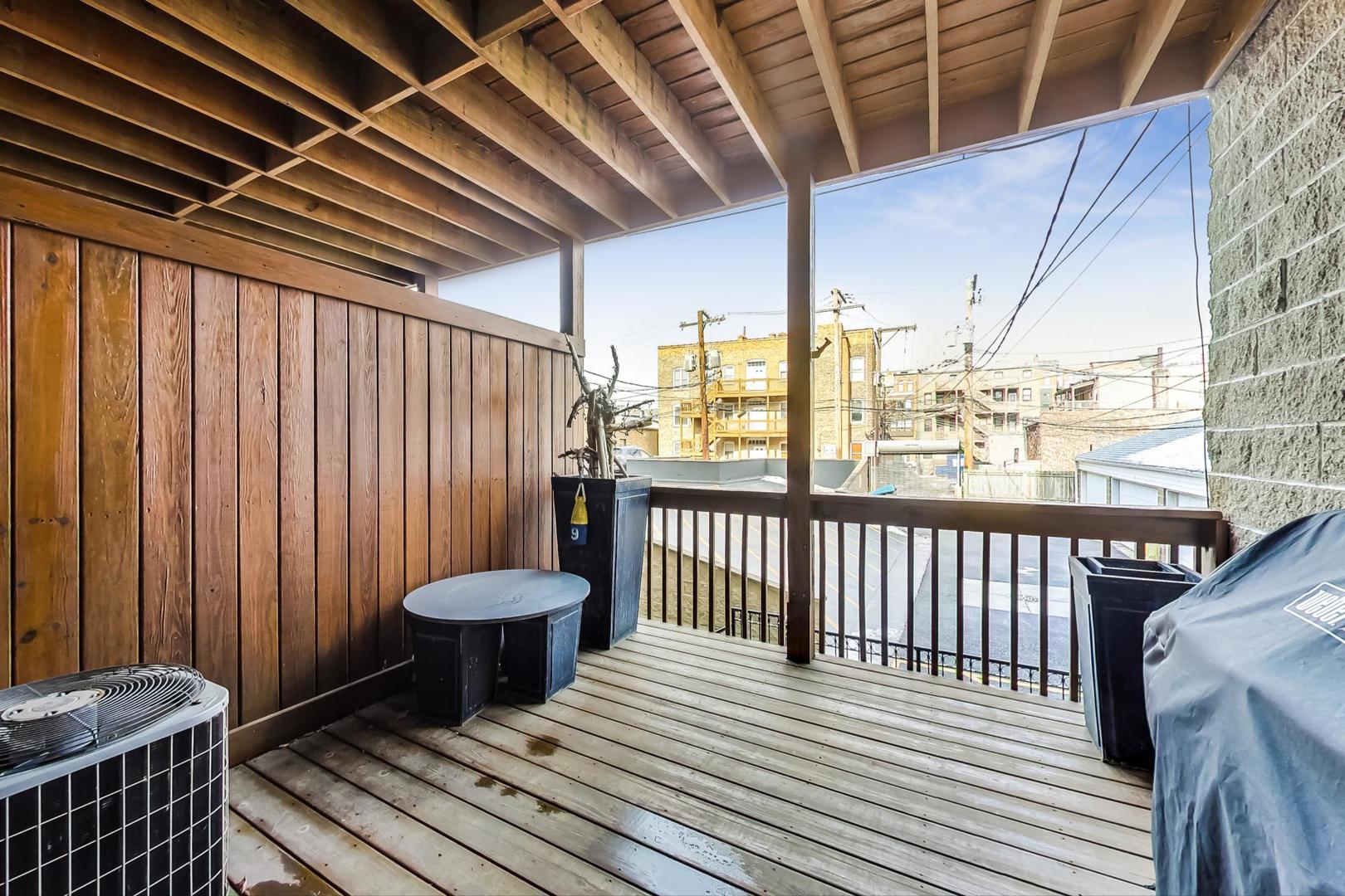 626 W WRIGHTWOOD Avenue Unit: 2W
