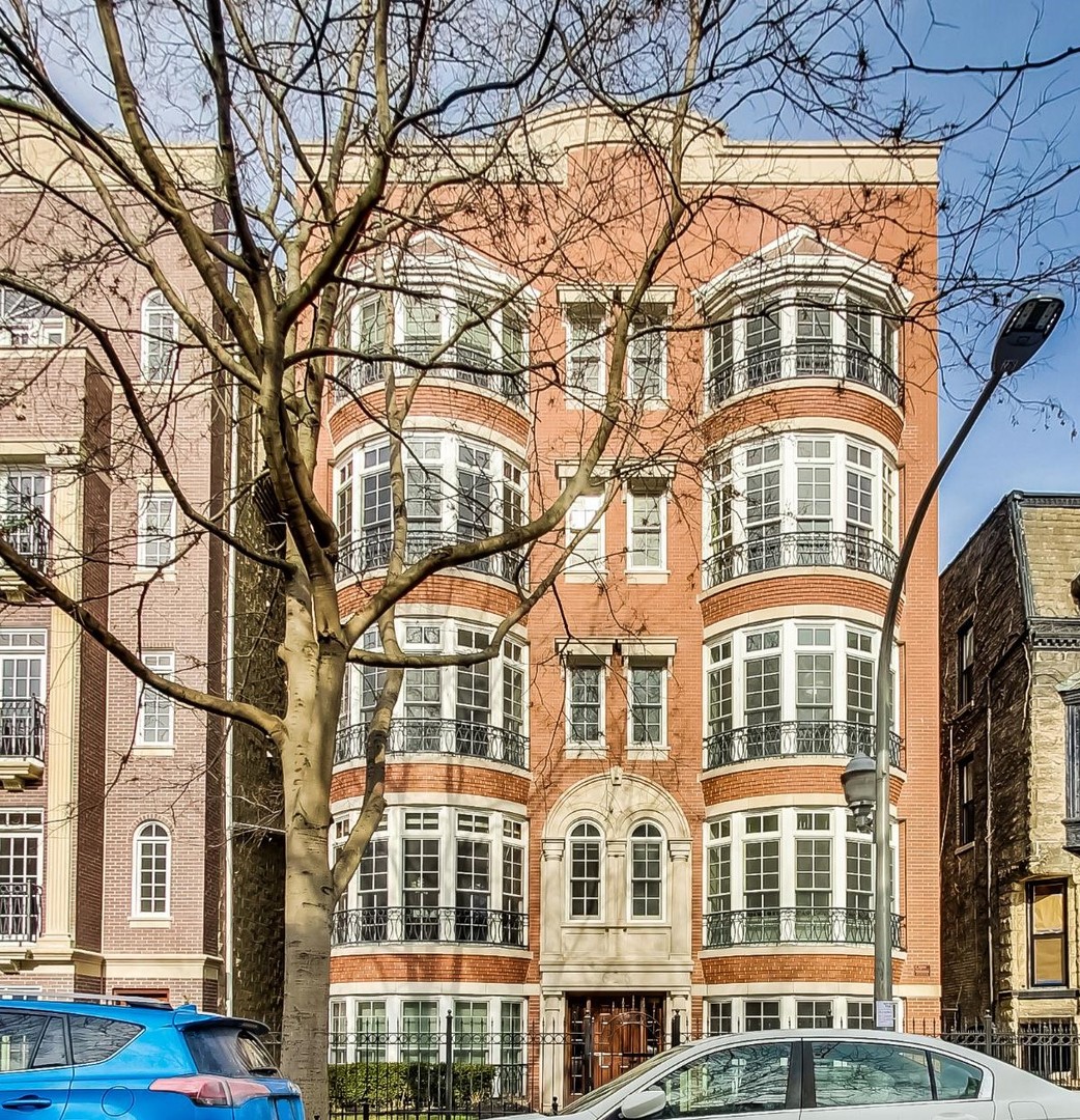 626 W WRIGHTWOOD Avenue Unit: 2W