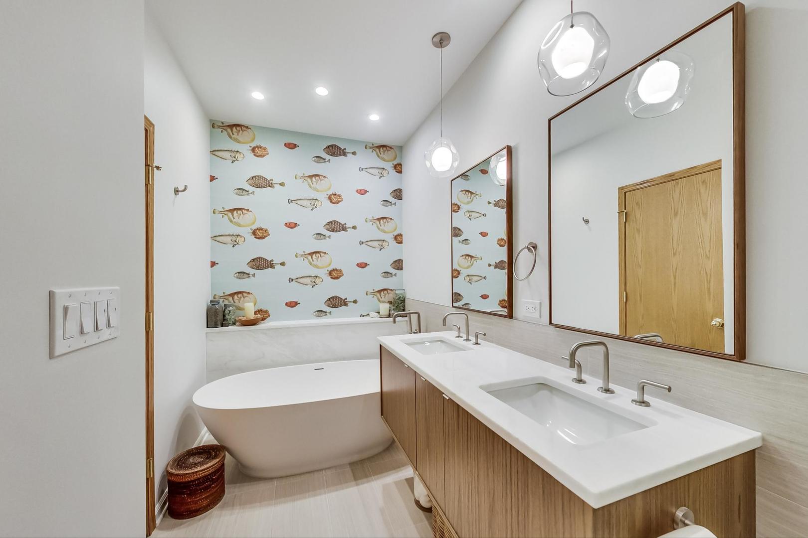 626 W WRIGHTWOOD Avenue Unit: 2W