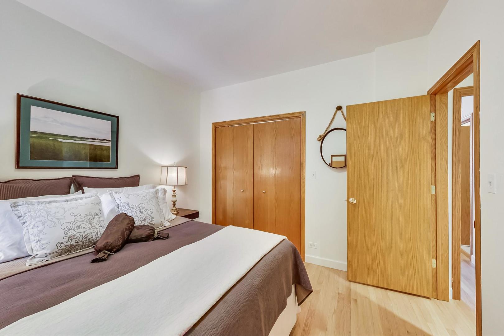 626 W WRIGHTWOOD Avenue Unit: 2W