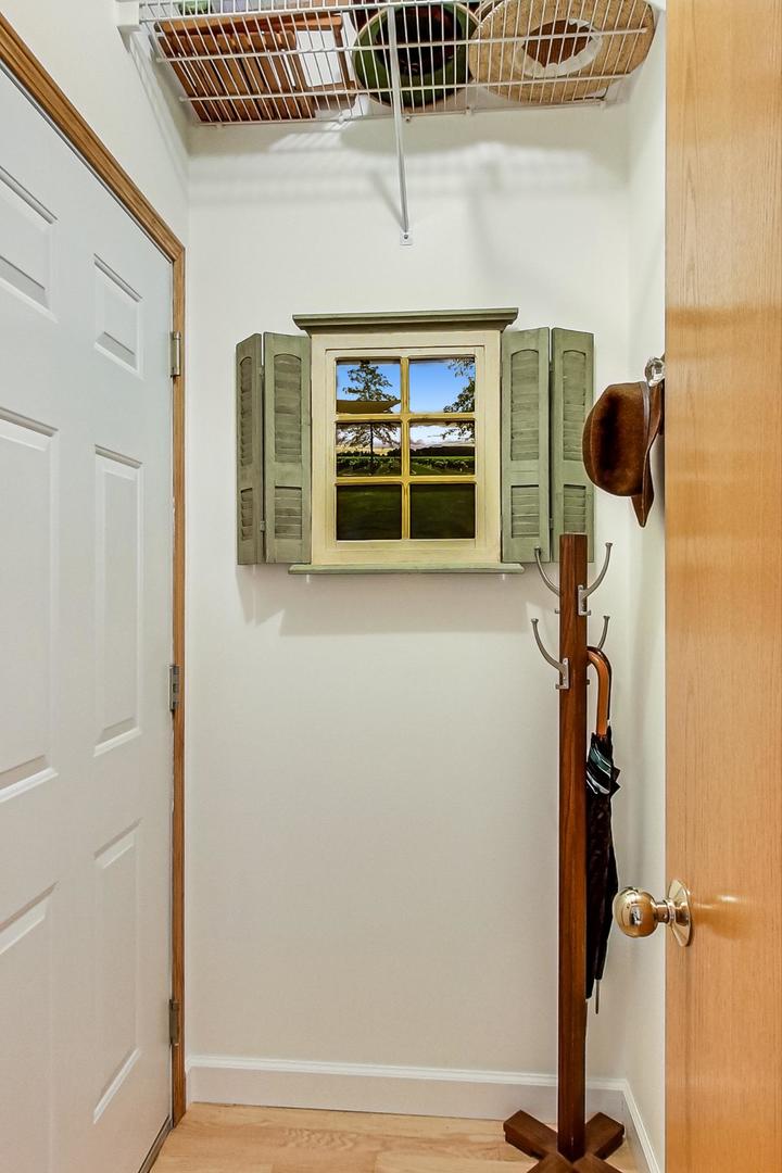 626 W WRIGHTWOOD Avenue Unit: 2W