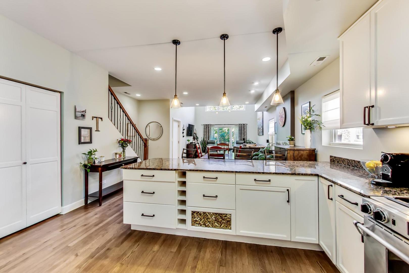 1429 N PAULINA Street Unit: C