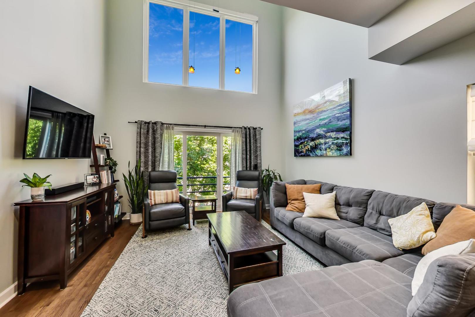 1429 N PAULINA Street Unit: C
