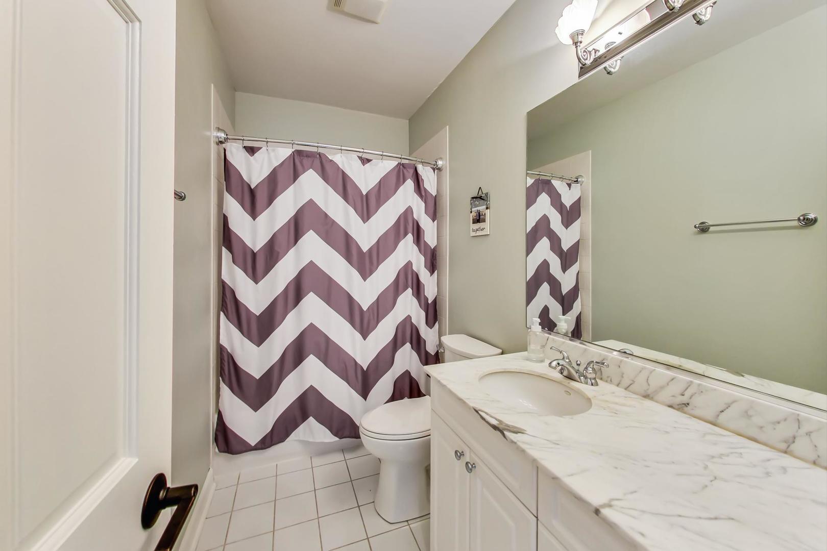 1429 N PAULINA Street Unit: C