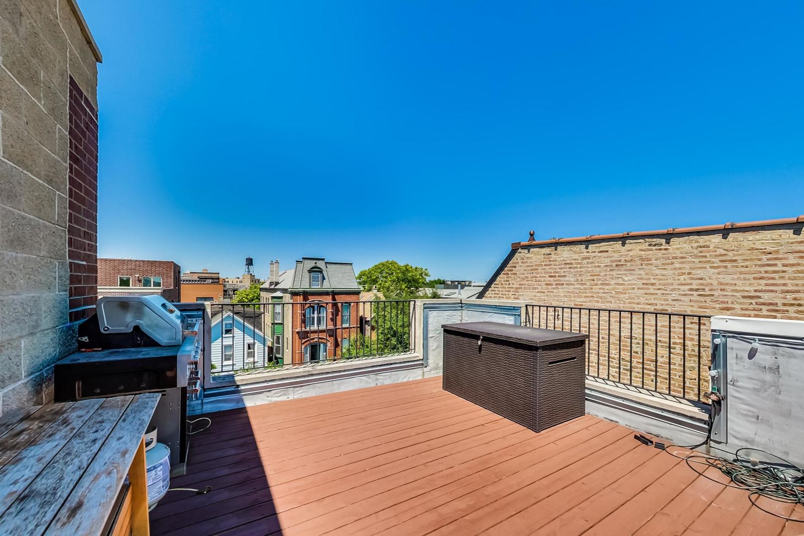 1429 N PAULINA Street Unit: C
